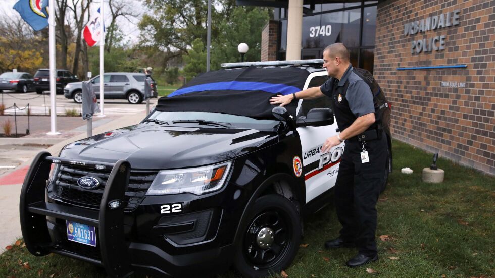 Двама полицаи са убити при две отделни атаки в щата Айова