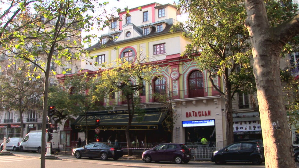 Залата „Батклан” отваря врати за първи път след кървавите атентати в Париж