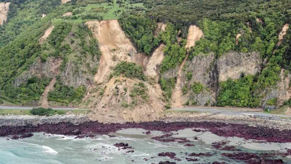 Двама загинаха след силно земетресение в Нова Зеландия