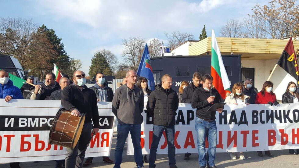 Жителите на Харманли отново протестираха срещу мигрантите в града (СНИМКИ)