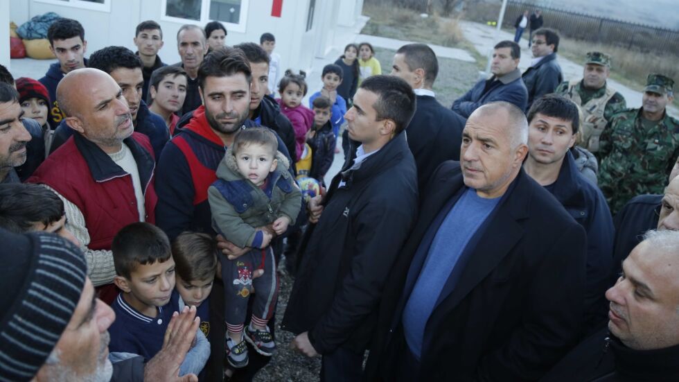 Премиерът: Лагерът в Харманли – само за семейства, останалите – в застави по границата