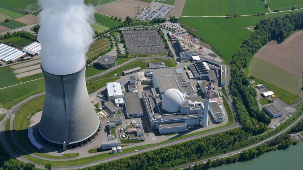 Швейцарците гласуват на референдум за ускорено излизане от ядрената енергетика 