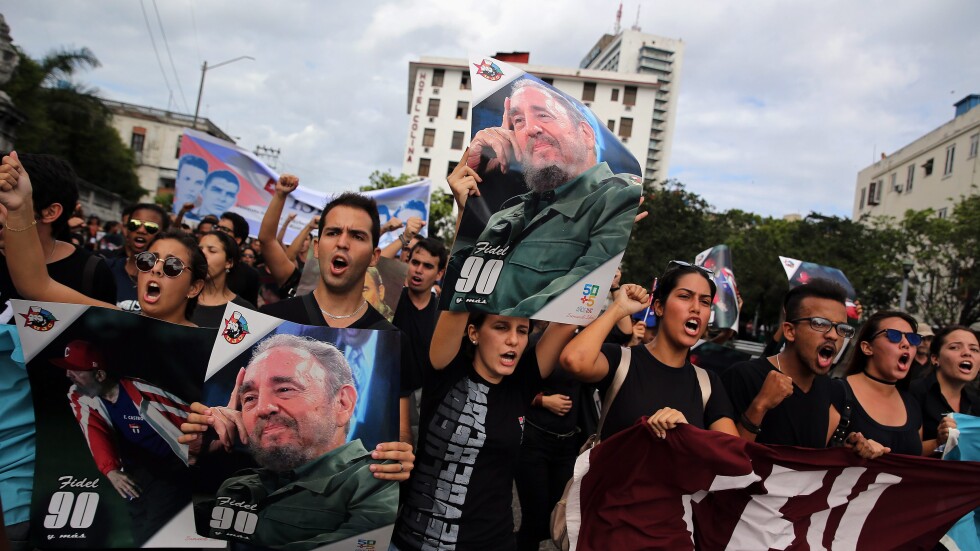Куба притихва след кончината на Фидел Кастро: Отменят празненства и концерти