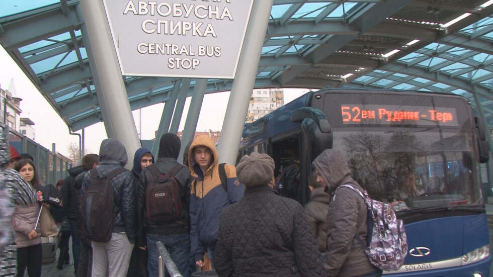 Новата транспортна схема в Бургас предизвика хаос по спирките