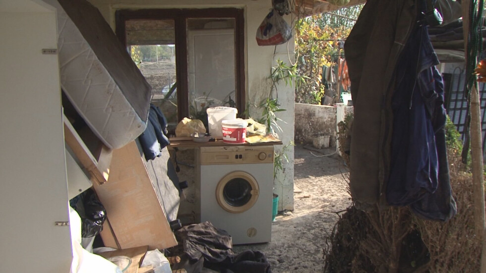 Бедстващите след потопа в Бургаско посрещнаха Нова година със свити сърца