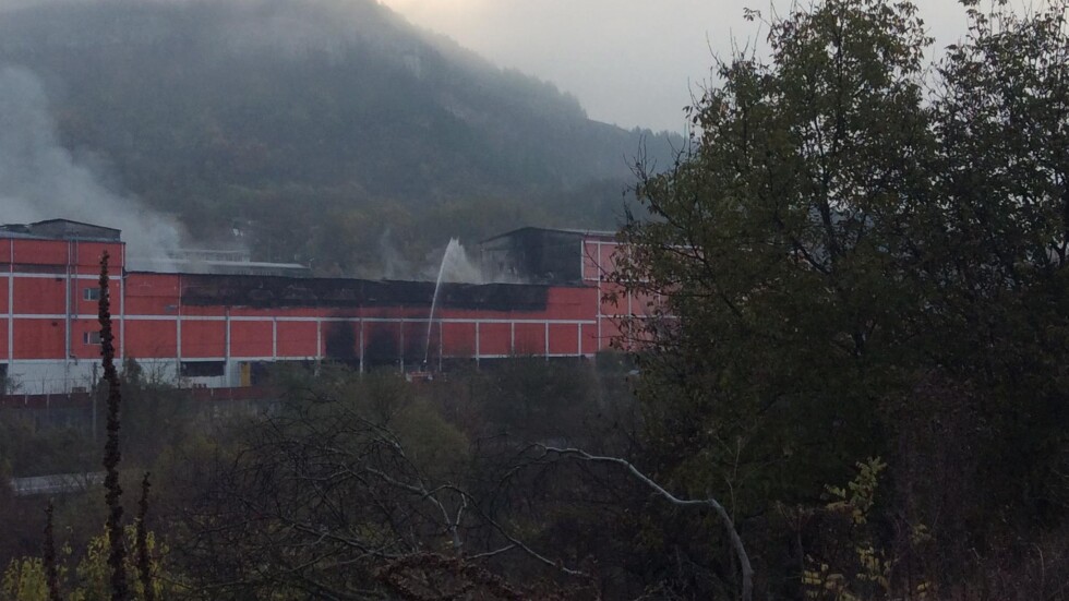 Загуби за милиони от пожара в месокомбината във Велико Търново