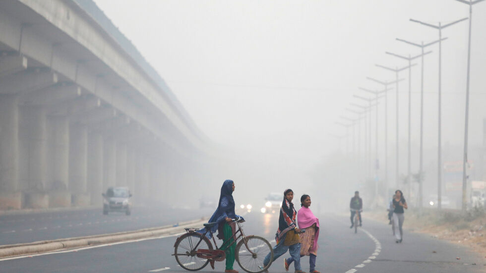 Делхи в паника – смъртоносният смог отново покри града