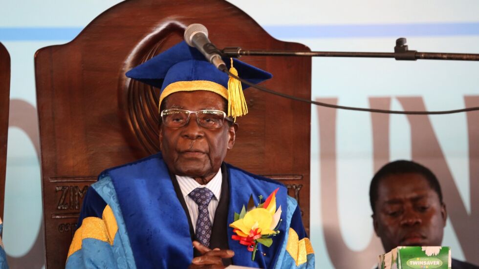 Робърт Мугабе се появи публично за първи път