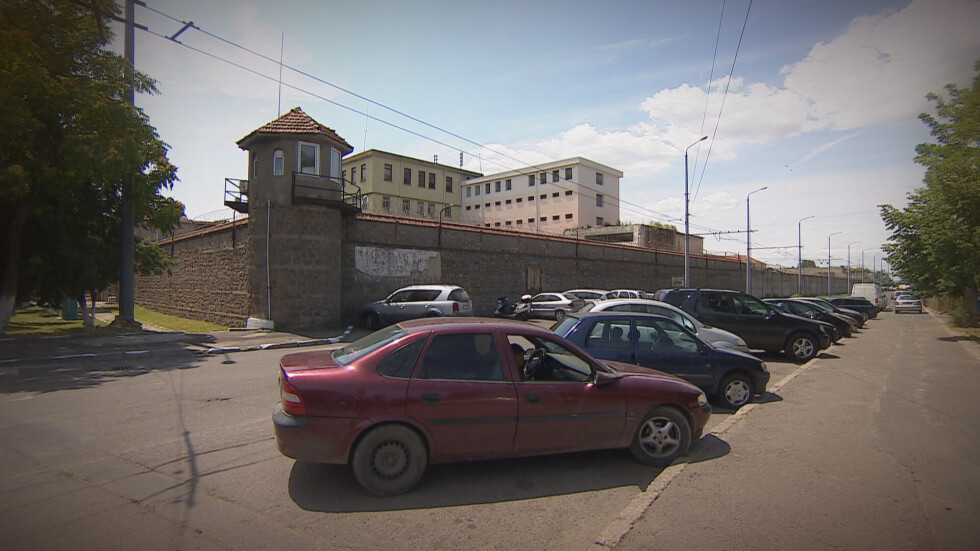Заловиха надзирател от бургаския затвор с наркотици