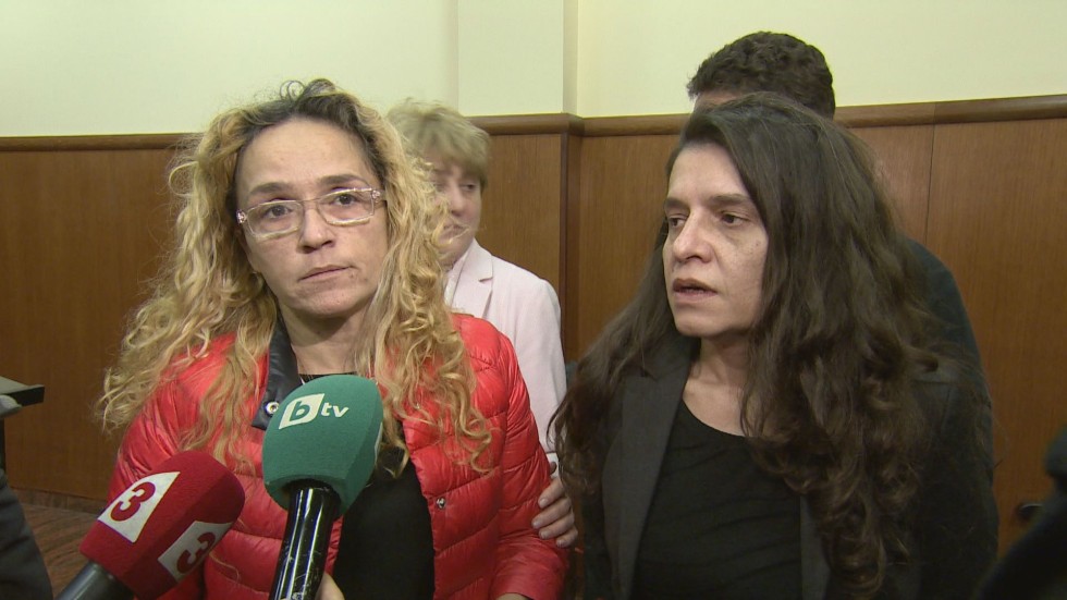 Спецсъдът пусна под домашен арест Десислава Иванчева и Биляна Петрова