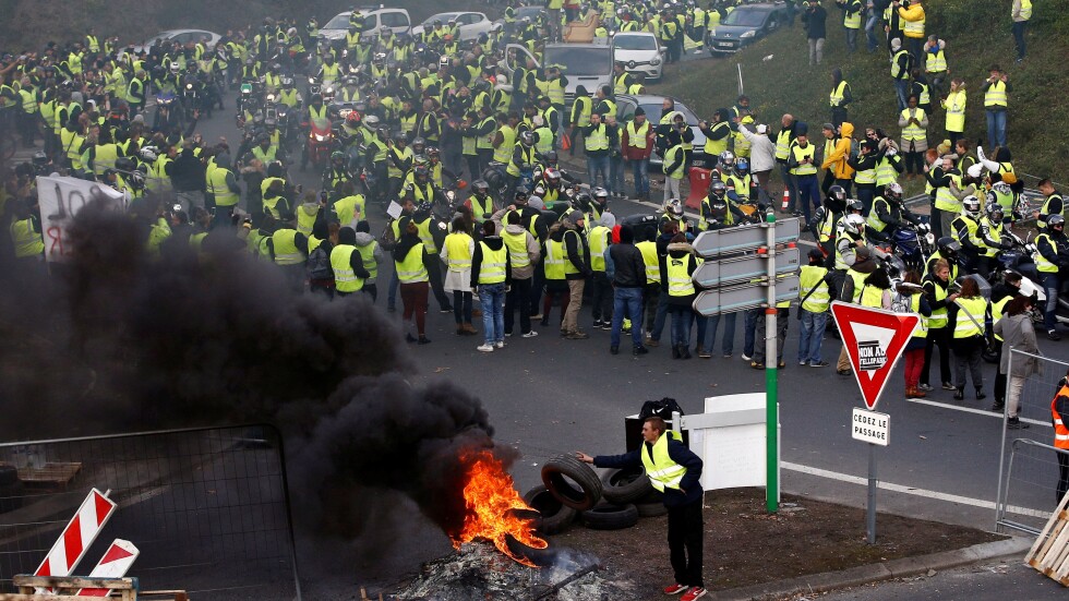 Над 400 души пострадаха при вчерашните масови протести във Франция