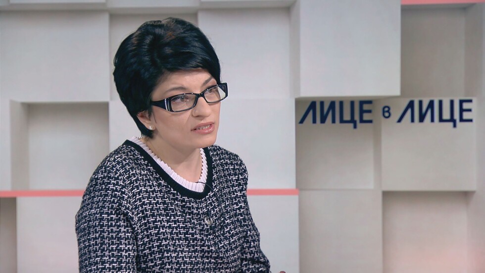 Десислава Атанасова: Коалицията не е застрашена