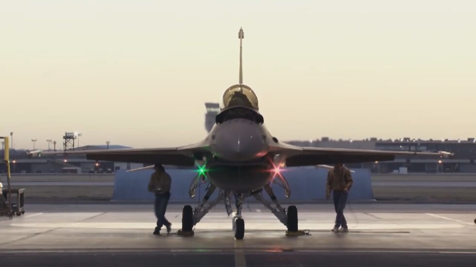 Кабинетът отпусна 100 млн. лв. за инфраструктурата за изтребителите F-16