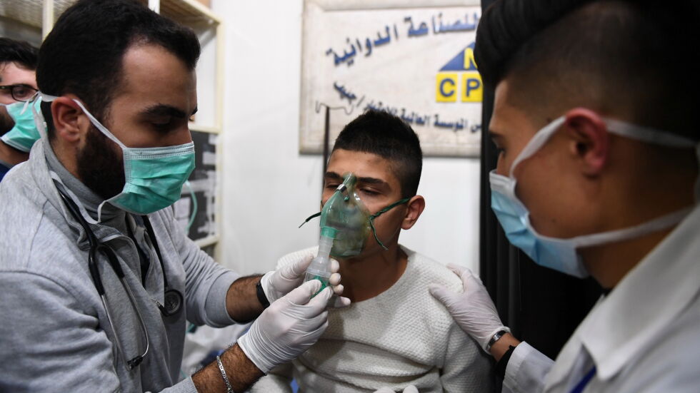 Над 100 души пострадаха при нападение с отровен газ в Сирия (ОБНОВЕНА)