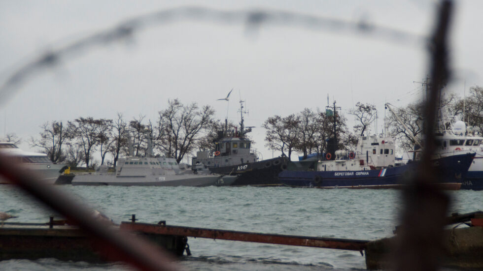 Русия повдигна обвинения на задържаните в Керченския проток украински моряци