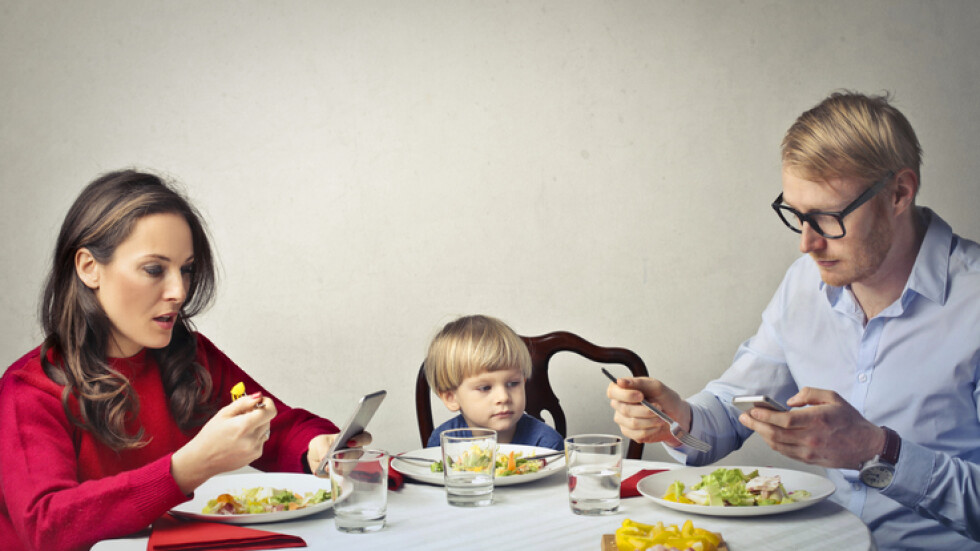 Ресторант предлага безплатна вечеря за детето ви… ако оставите телефона си