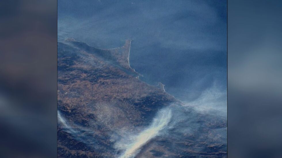Пожарите в Калифорния вече се виждат с просто око от Космоса