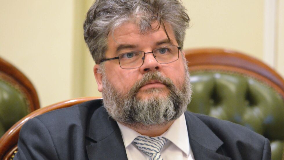 Украински депутат напусна ръководен пост в парламента заради секс скандал