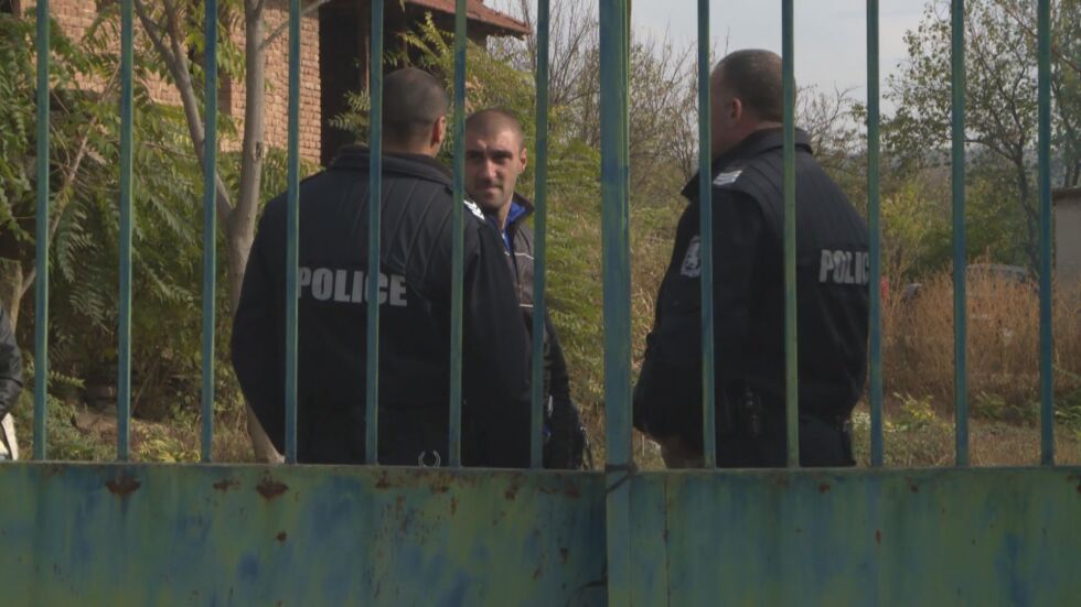 Петима арестувани по подозрение за търговия с вот в Плевенско