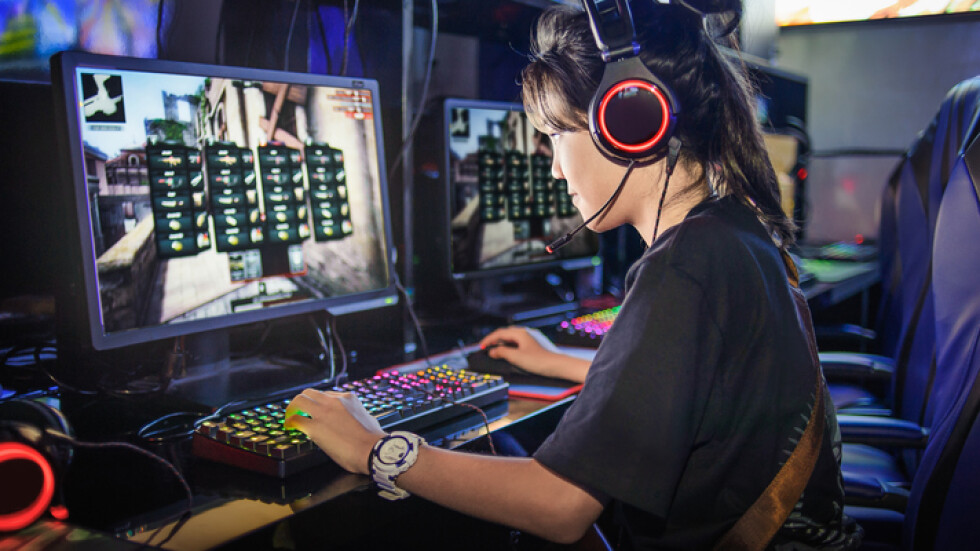 Китай въвежда вечерен час за непълнолетните геймъри