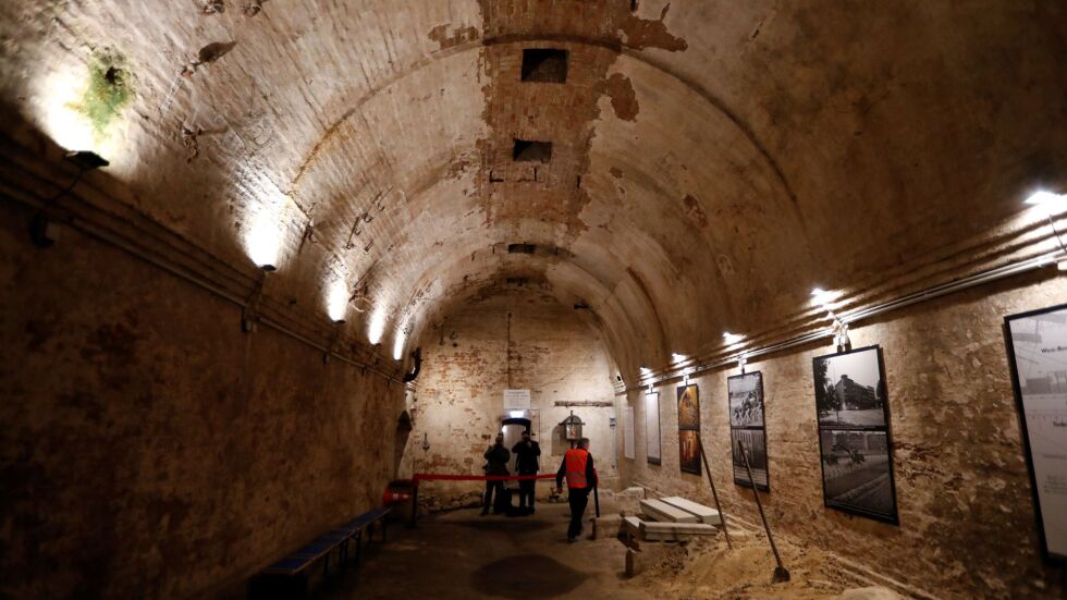 Тунел за бягство под Берлинската стена беше отворен за посещения