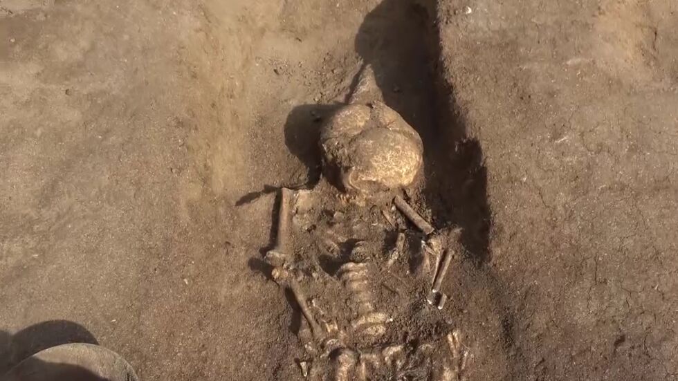 Археолози от Созопол откриха 6 гроба в предполагаем некропол 