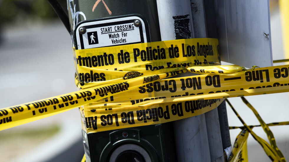 Двама тинейджъри загинаха след стрелба в училище до Лос Анджелис