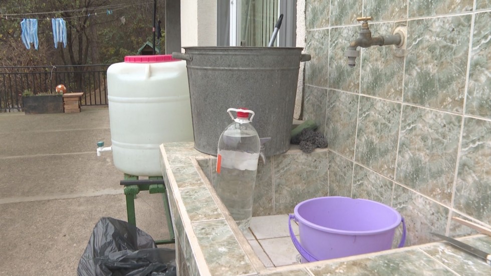 Без вода: 315 000 души в страната са на воден режим