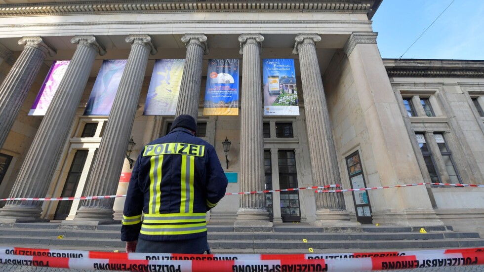 Неизвестни откраднаха скъпоценности за милиард евро в Дрезден (СНИМКИ)