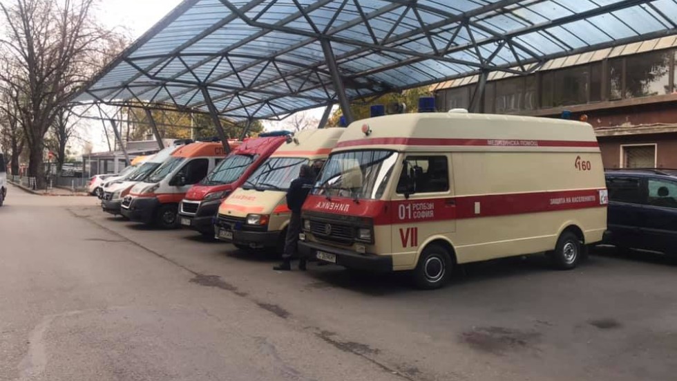 Бърза помощ в София: Претоварени сме, по 110 адреса остават от едната смяна за другата