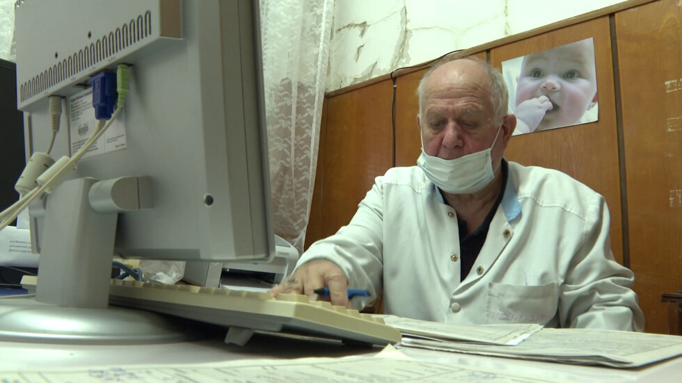 Болници в криза: В Каварна легла за COVID има, но лекари - не