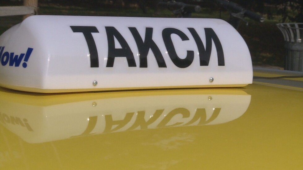 В такси с COVID-19: Шофьори са готови да помагат на линейките