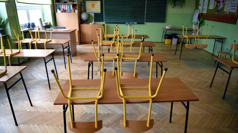 Удължават дистанционното обучение във Велико Търново, в Пловдив ще учат онлайн от 6 до 12 клас