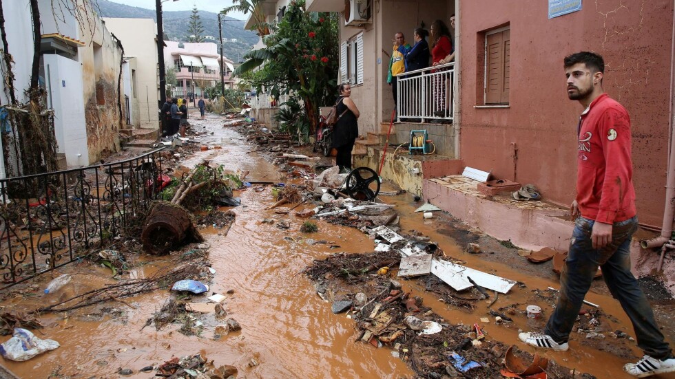 Проливни дъждове предизвикаха наводнения на остров Крит