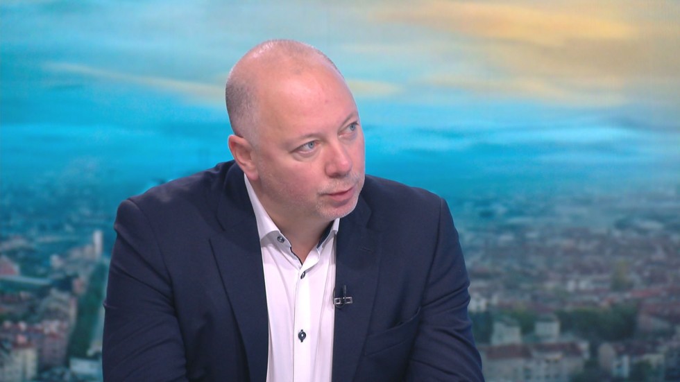 Росен Желязков: Не мисля, че има хаос и правителството е закъсняло с мерките срещу COVID-19