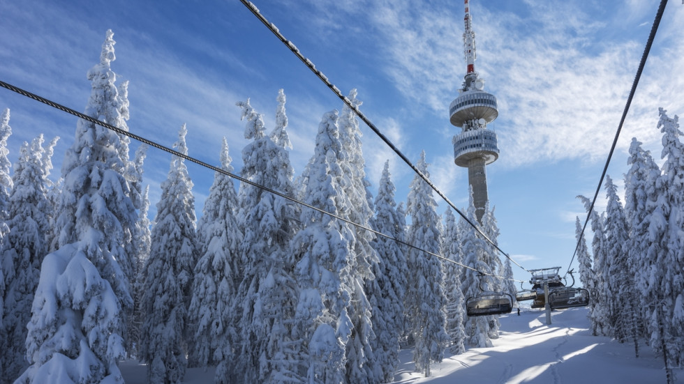 В помощ на зимния туризъм: ДДС за ски съоръженията става 9%