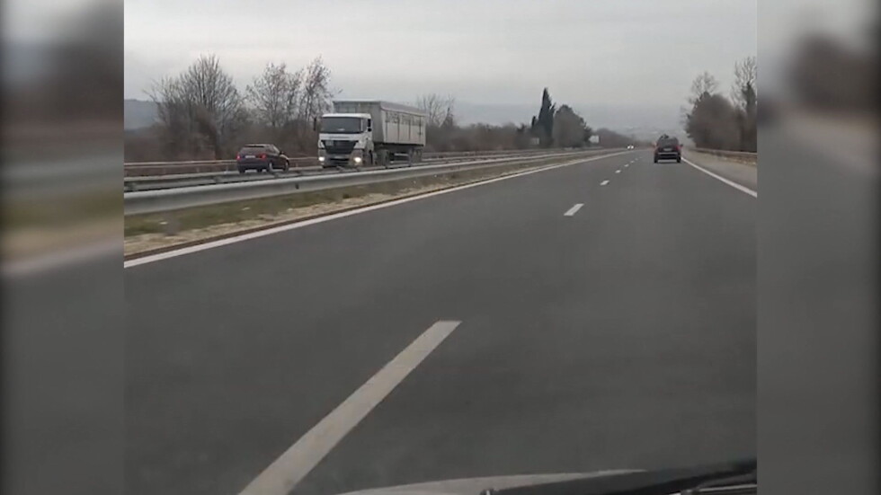Кола в насрещното на АМ „Марица“ предизвика катастрофа с един ранен
