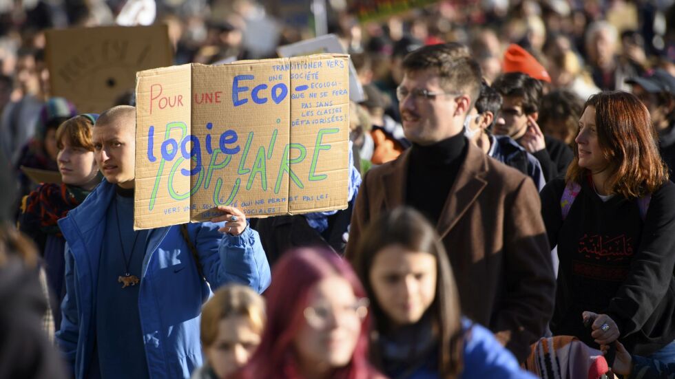 Хиляди на протест в Глазгоу за по-смели действия срещу климатичните промени