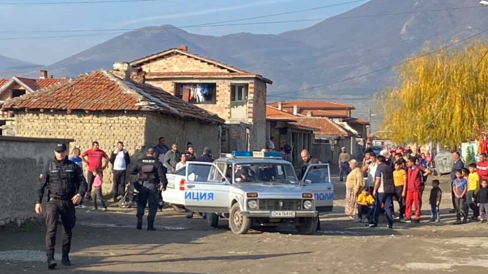 Трима задържани при спецакция срещу купуването на гласове в Сливенско