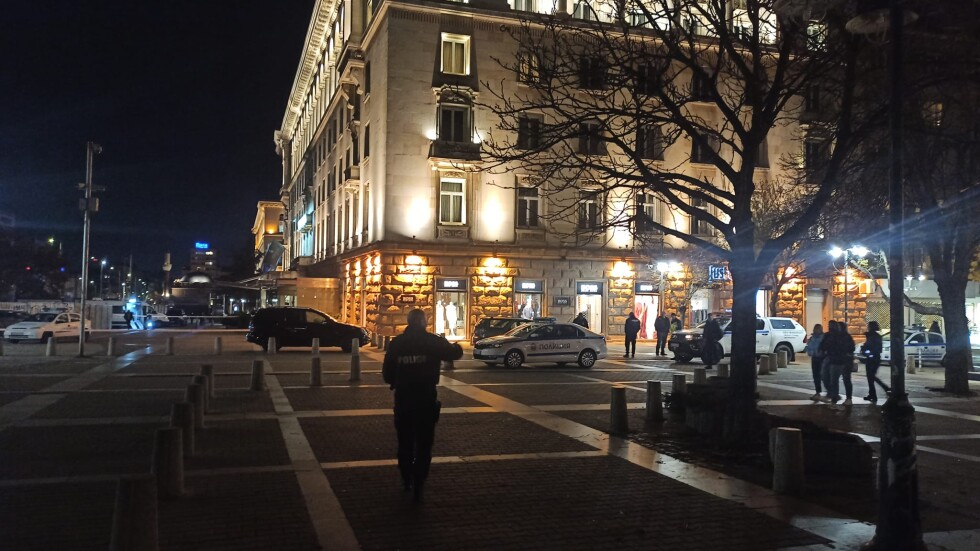 Сигнал за взривно устройство вдигна на крак полицията в София