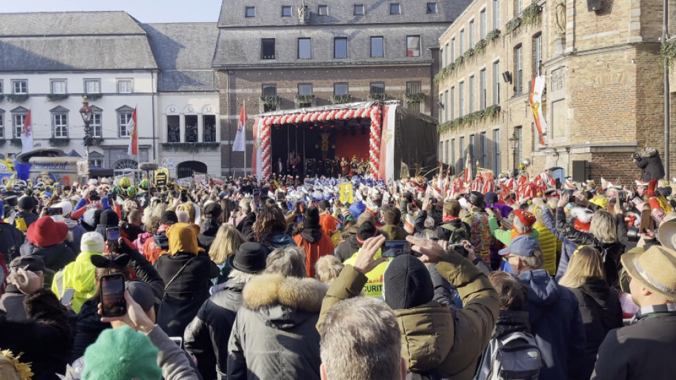 Празник в пандемията: Карнавалът в Германия започна