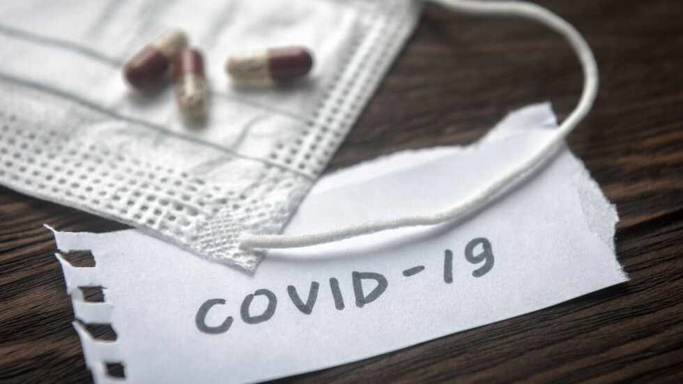Едва 7 на 100 от болните от COVID-19 имат нужда от антибиотик, но 75% са взимали такъв