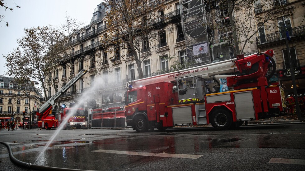 Пожар избухна близо до Операта в Париж