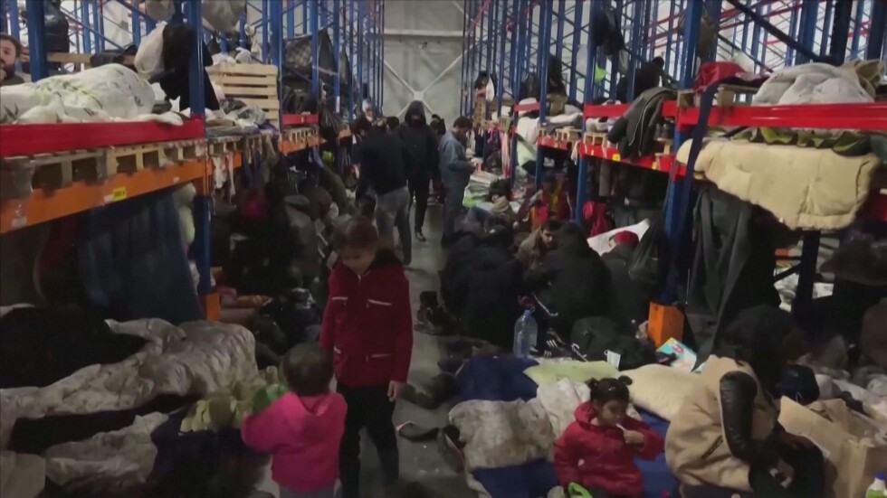 Около 2000 мигранти остават на беларуска територия край границата с Полша