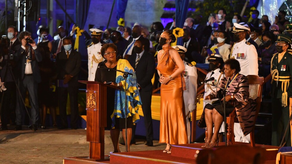 Риана стана национален герой на Република Барбадос