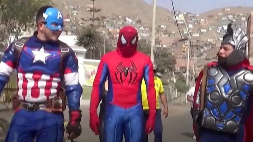 Спайдърмен и Тор ловят наркодилъри в Перу (ВИДЕО)