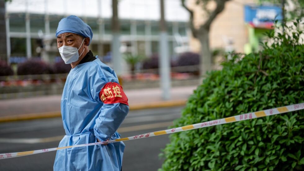 Дете почина заради строгите ограничения срещу COVID-19 в Китай