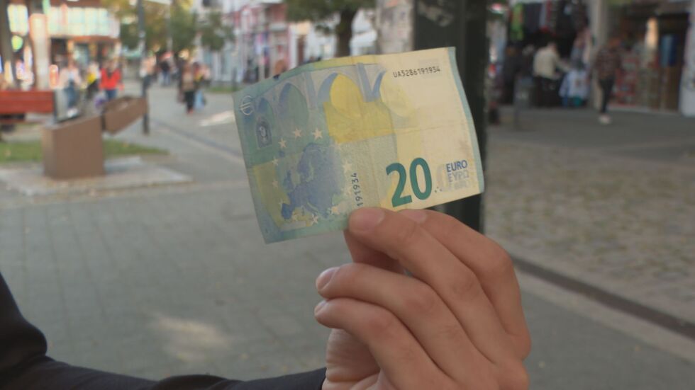 „Животът продължава“: Какво мислят за еврото на Женския пазар в София (ВИДЕО)