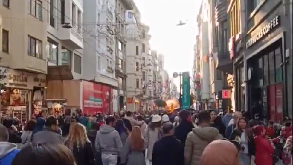 Взрив на пешеходна улица в Истанбул, има загинали и ранени (ВИДЕО)