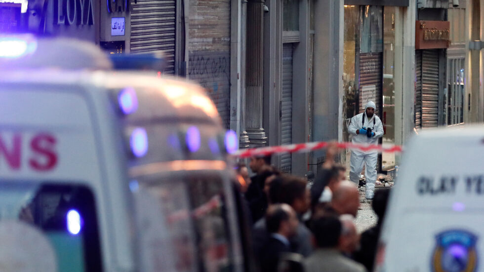 Специалните пратеници на bTV в Истанбул: Камери са запечатали заподозряната преди взрива